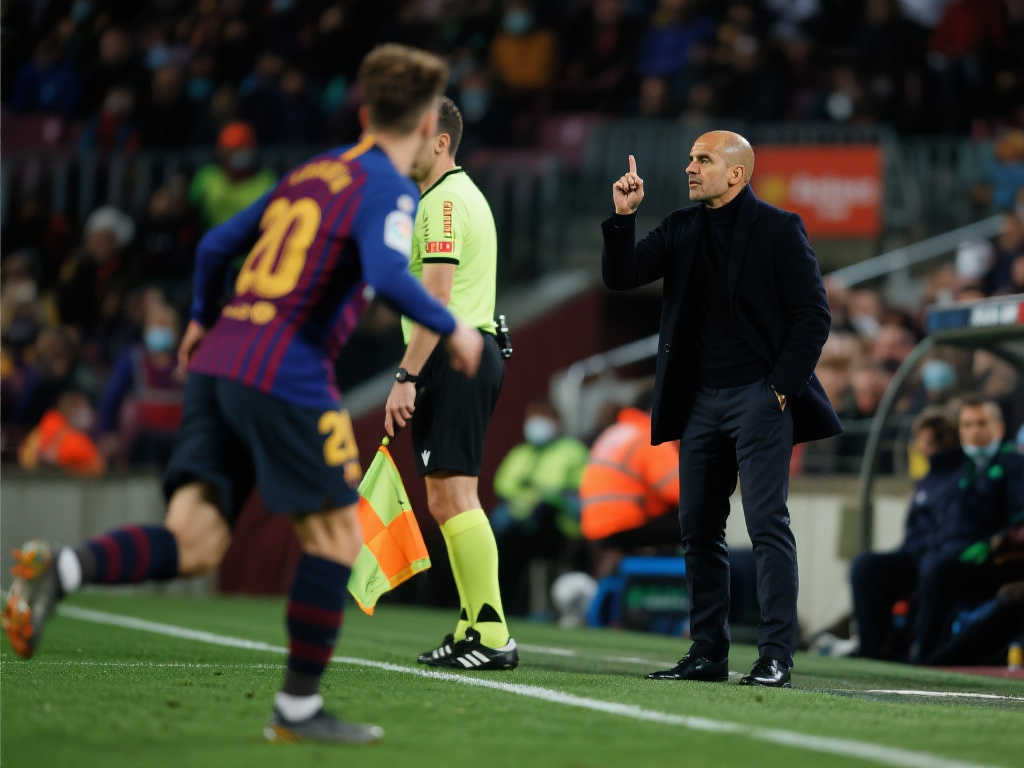 国足遭遇坏消息,两大归化国脚同时离开,伊万需要找到合适接班人.