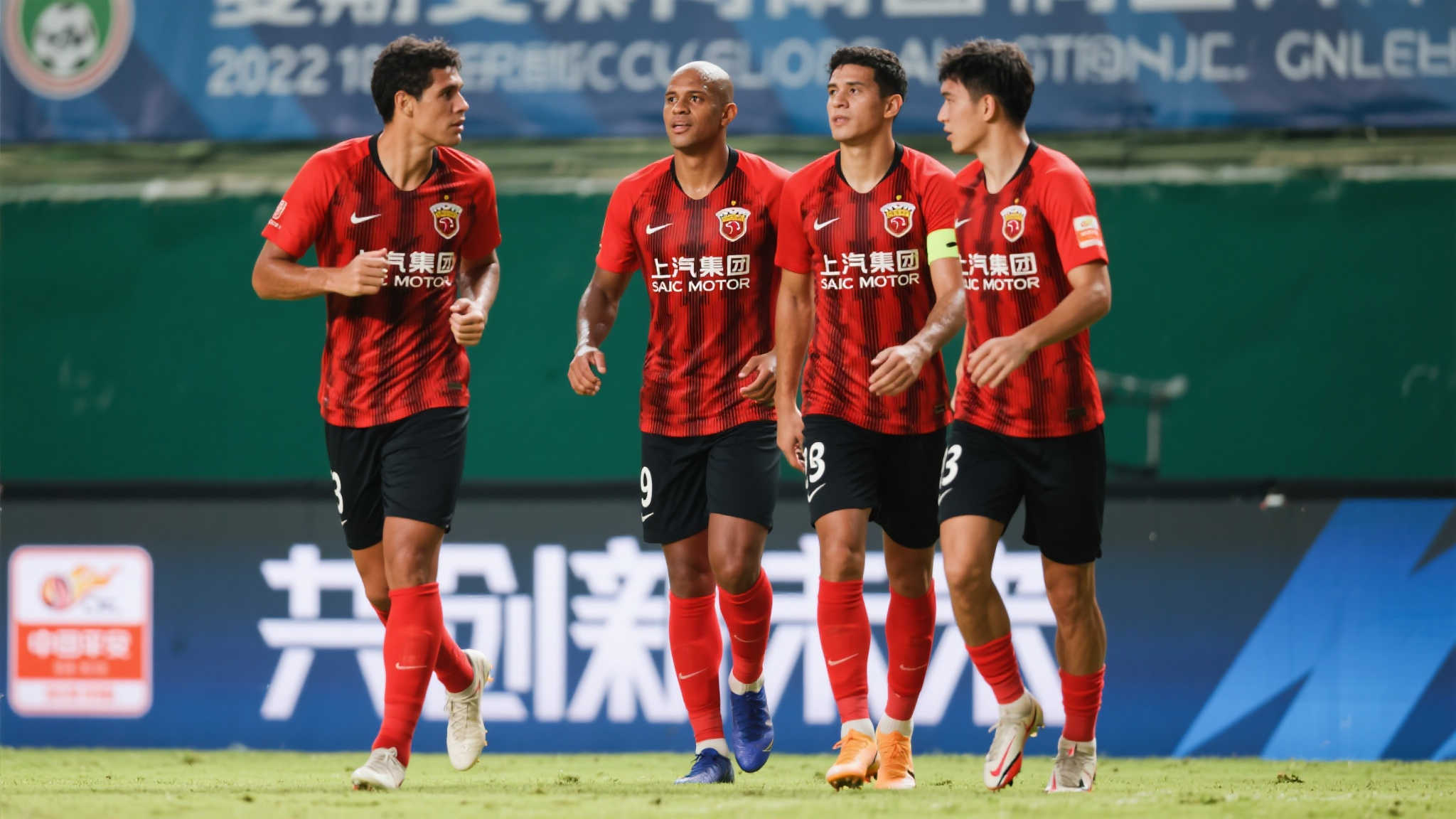 供了展示餐 供了展示餐